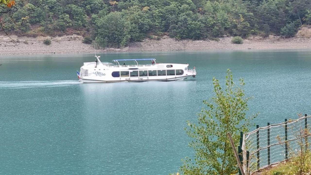 Gite Proche Des Passerelles Et Du Lac De Monteynard Saint-Martin-de-la-Cluze Exterior foto