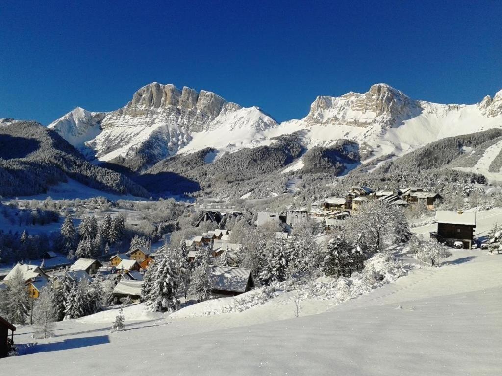 Gite Proche Des Passerelles Et Du Lac De Monteynard Saint-Martin-de-la-Cluze Exterior foto